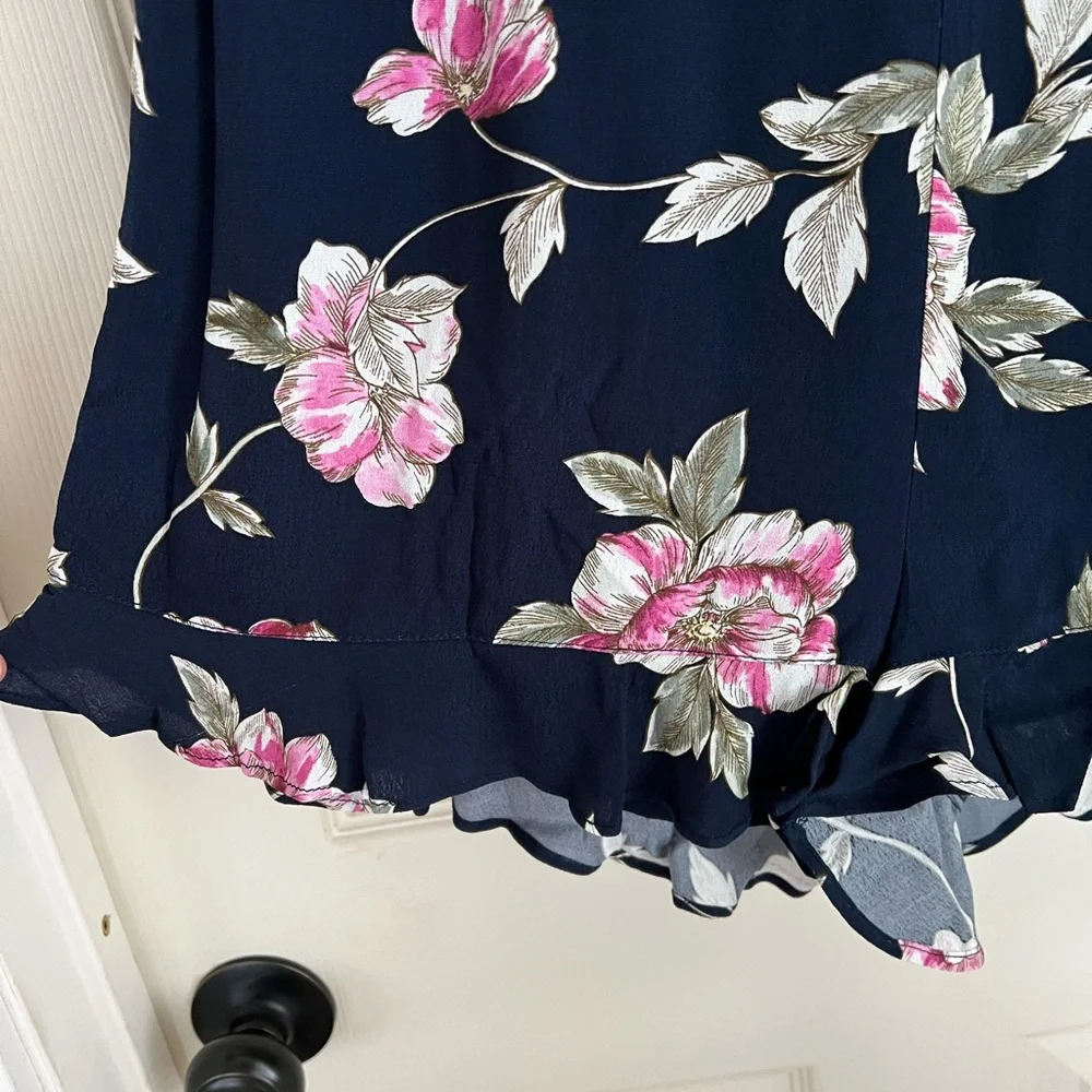 Cupcakes & Cashmere Floral Navy backless Romper NWT - Picture 5 of 9